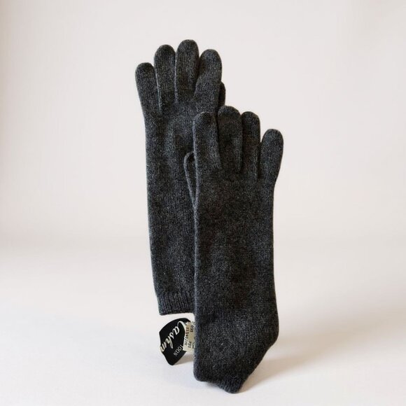 Bergdorf Goodman Women’s 100% Cashmere Gloves Gray One Size NWT Luxury Knit - Picture 1 of 8